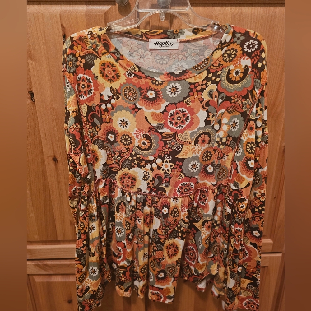 NWT Women's Floral Long Sleeve Top - Multicolor